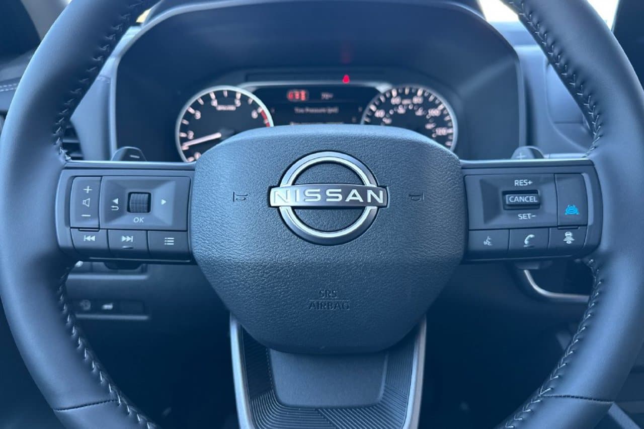 2026 Nissan Rogue Dark Armor 36