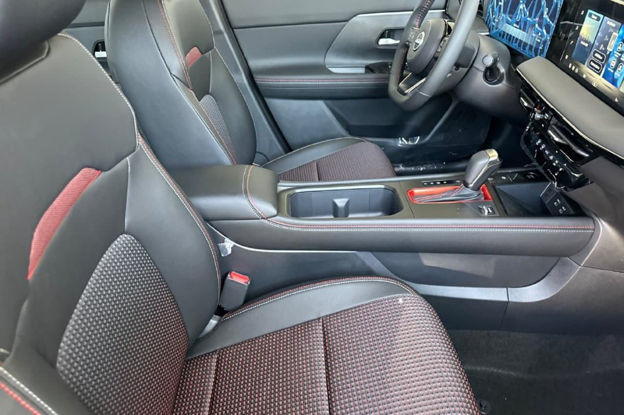 2026 Nissan Kicks SR 13