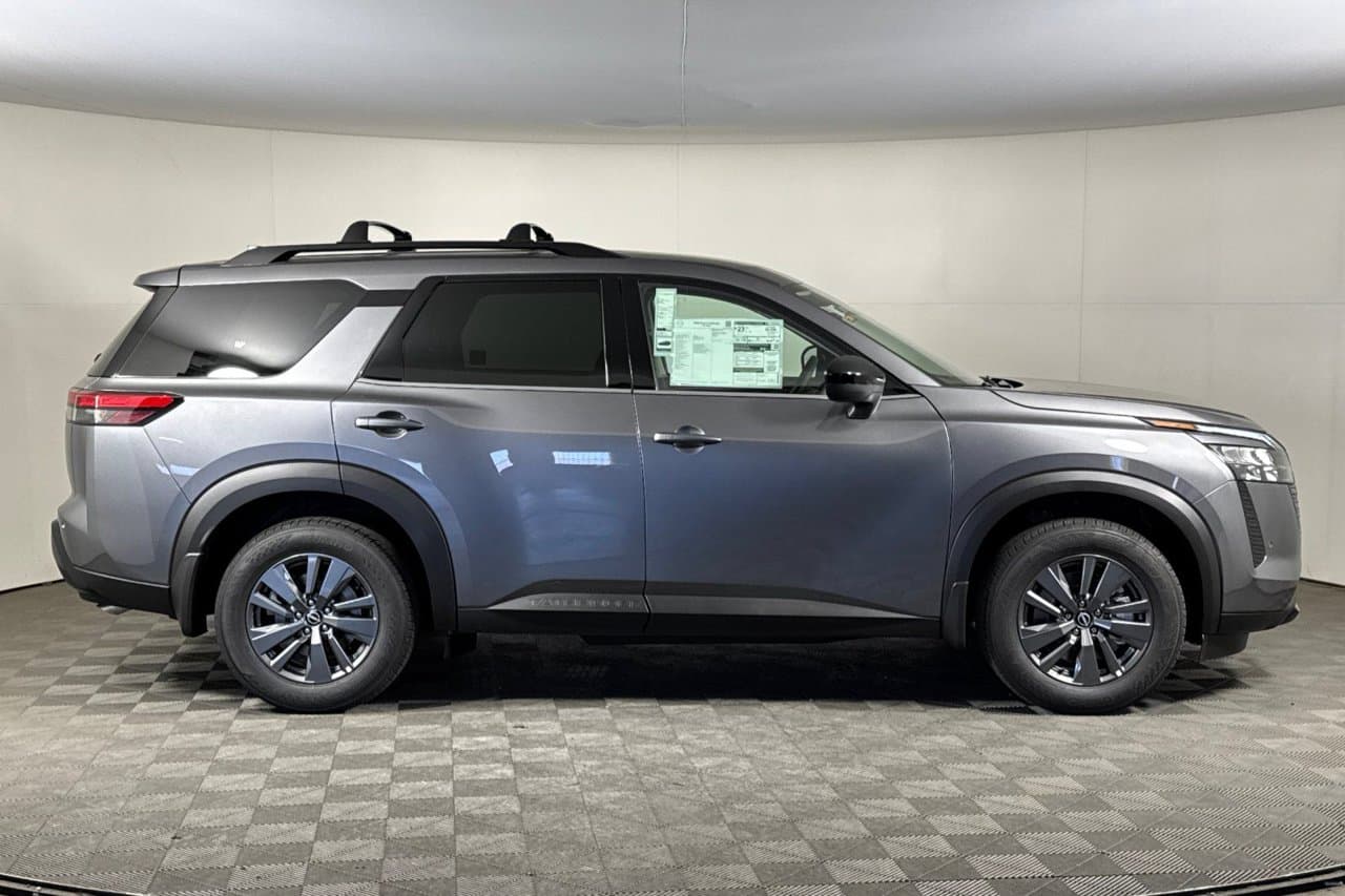 2026 Nissan Pathfinder SV 2