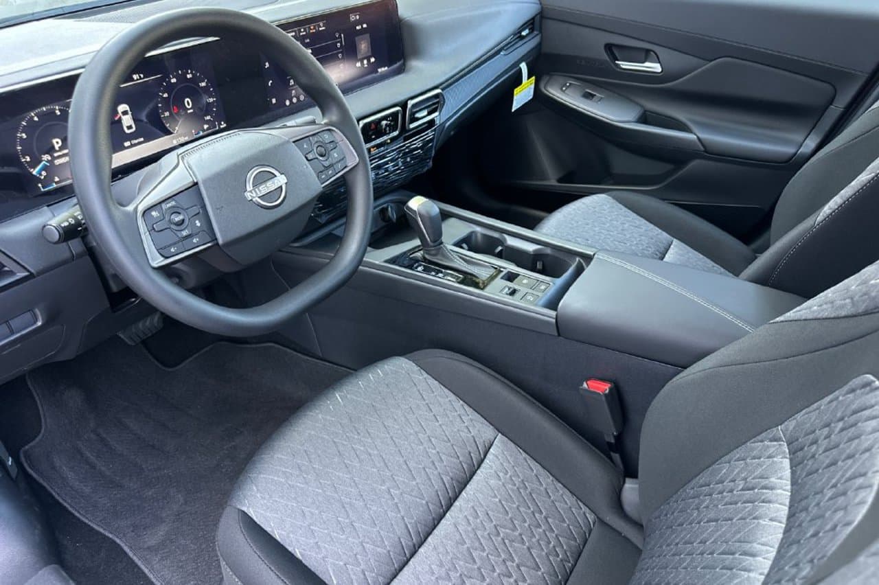 2027 Nissan Sentra SV 8