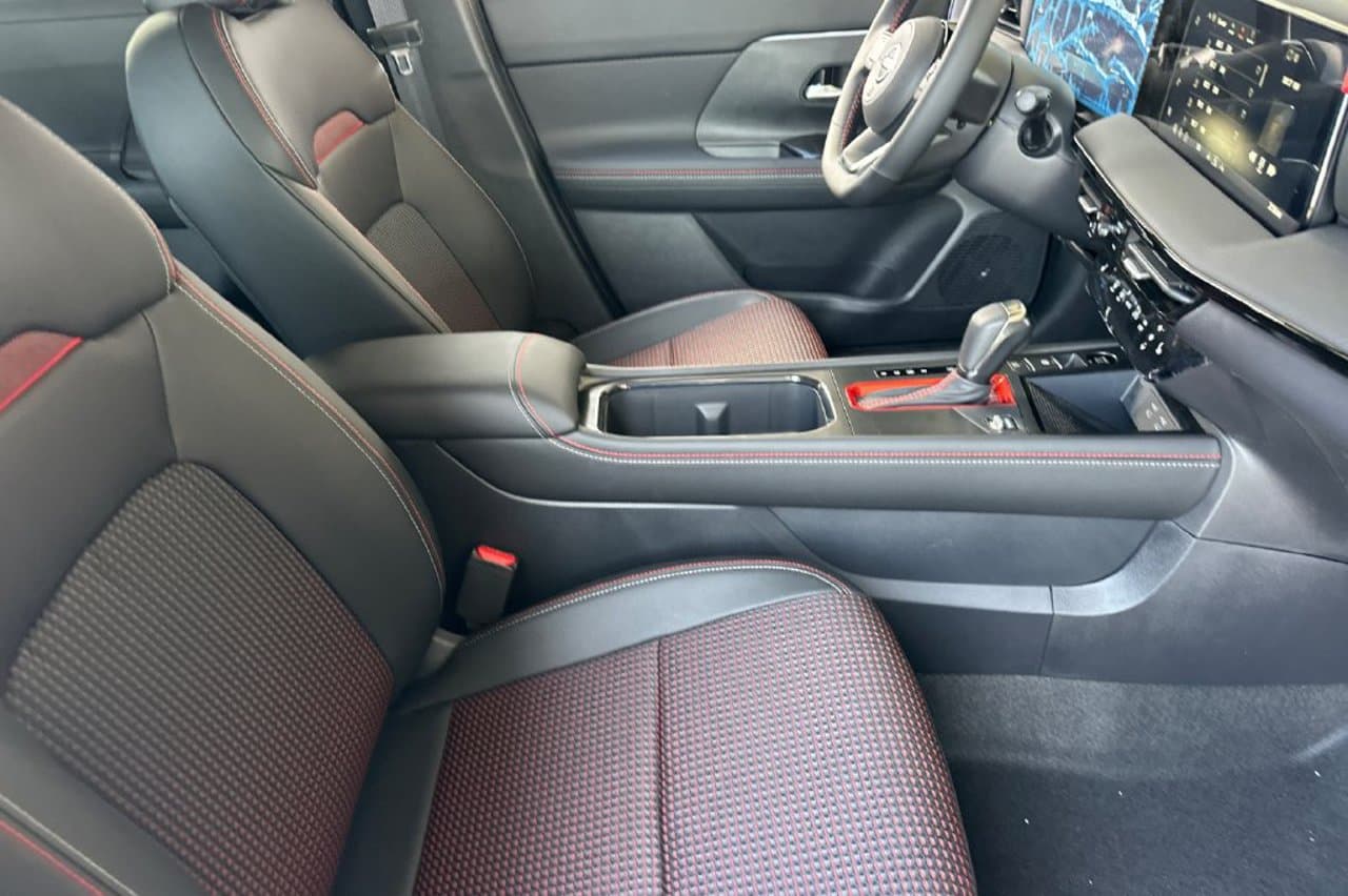 2027 Nissan Kicks SR 13