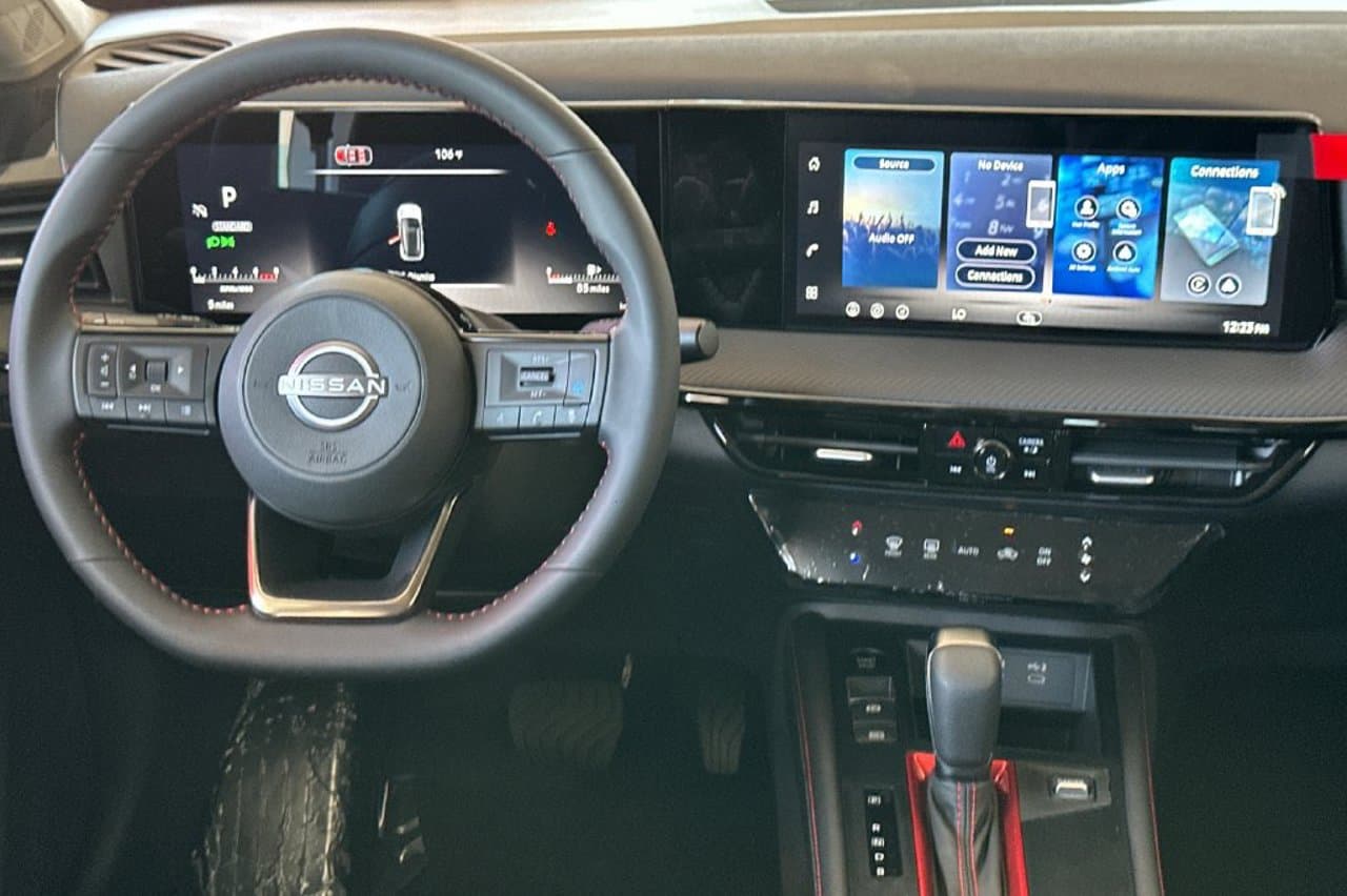 2027 Nissan Kicks SR 11