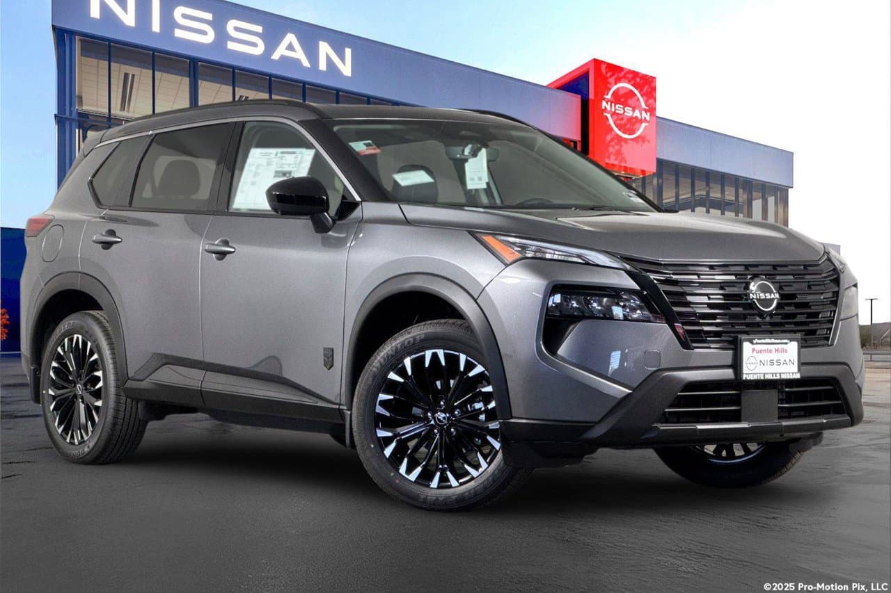 2026 Nissan Rogue Dark Armor 9