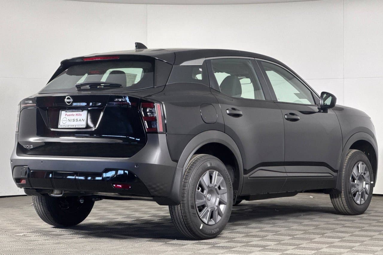 2026 Nissan Kicks S 3
