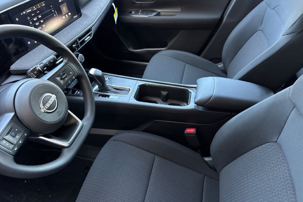 2027 Nissan Kicks S 8