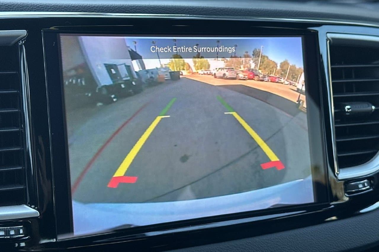 2025 Chrysler Pacifica Select 17