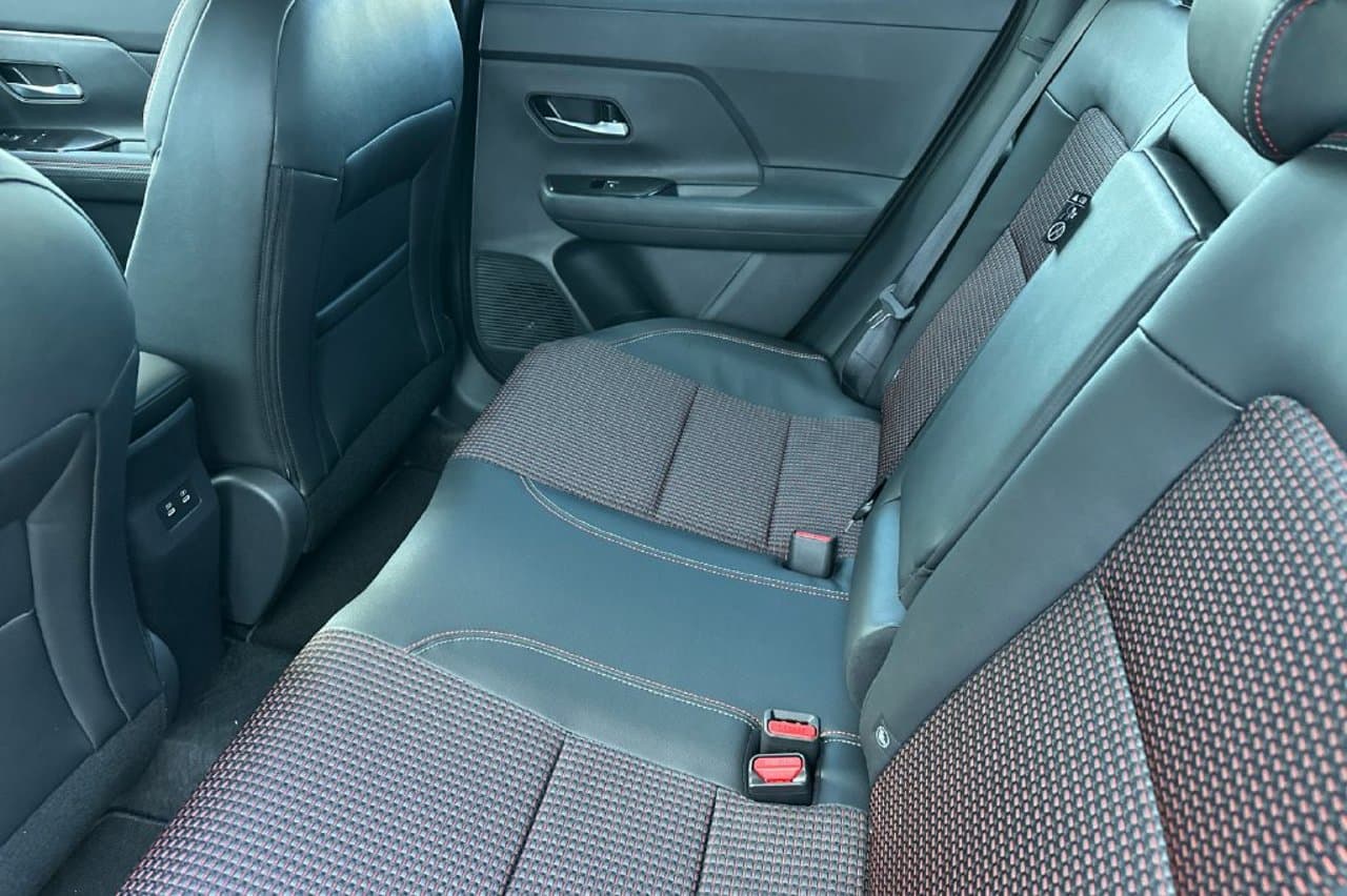2026 Nissan Kicks SR 10