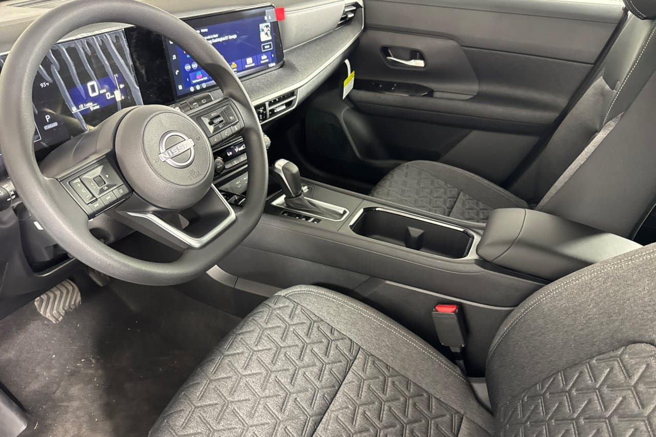 2027 Nissan Kicks SV 7