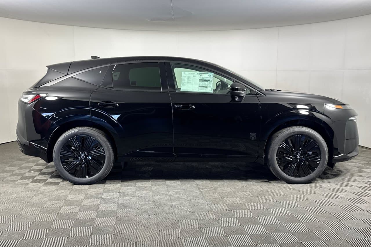 2027 Nissan Murano Dark Armor 2