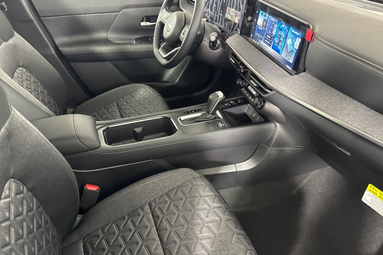 2027 Nissan Kicks SV 13