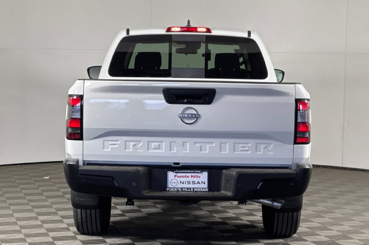 2026 Nissan Frontier S 4