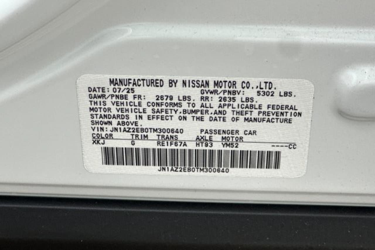 2026 Nissan LEAF PLATINUM+ 25