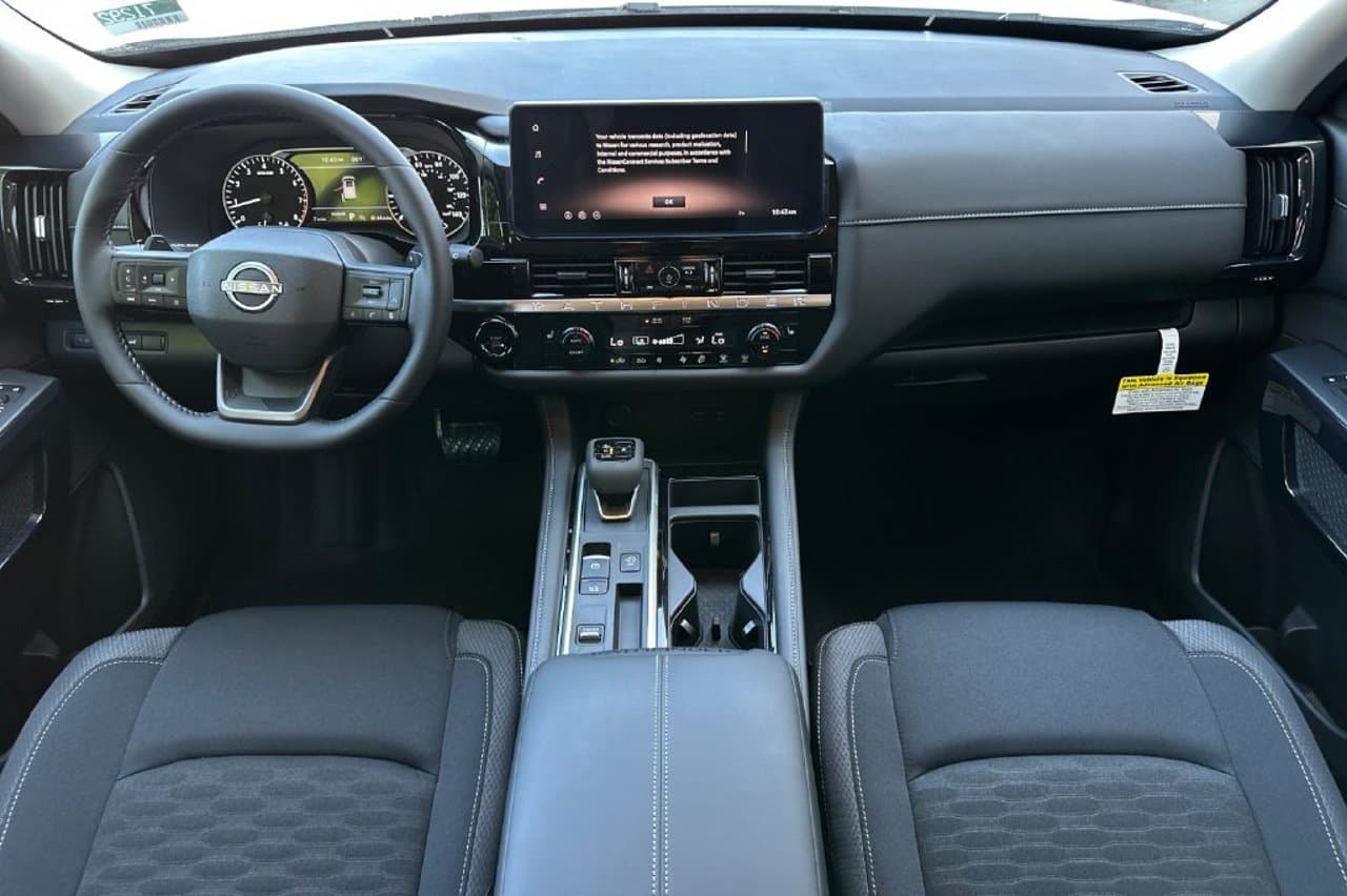 2026 Nissan Pathfinder SV 11