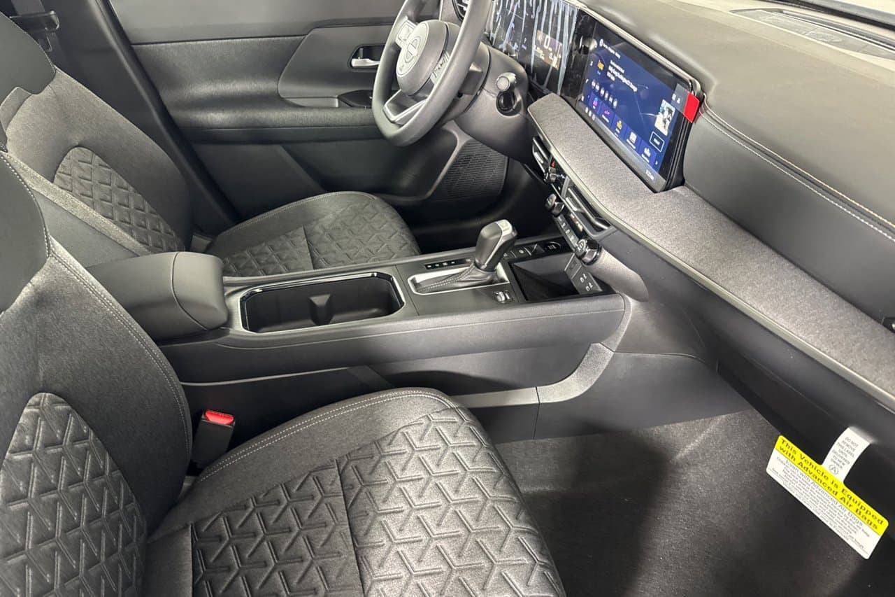 2027 Nissan Kicks SV 13