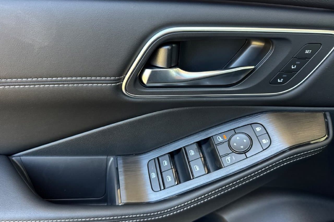 2026 Nissan Rogue Platinum 9