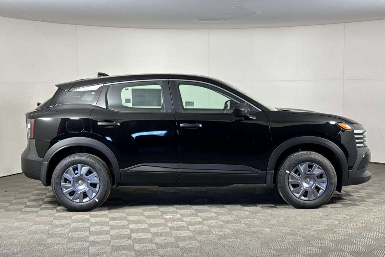 2026 Nissan Kicks S 2