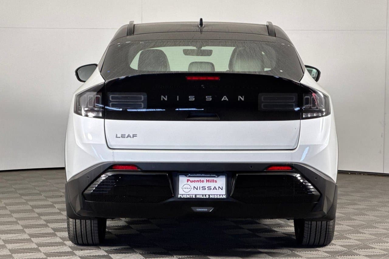 2026 Nissan LEAF PLATINUM+ 4