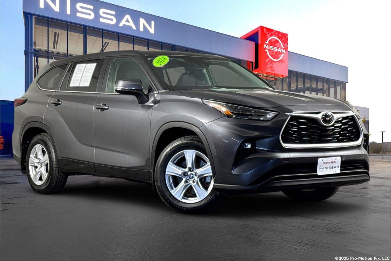 2024 Toyota Highlander LE 1