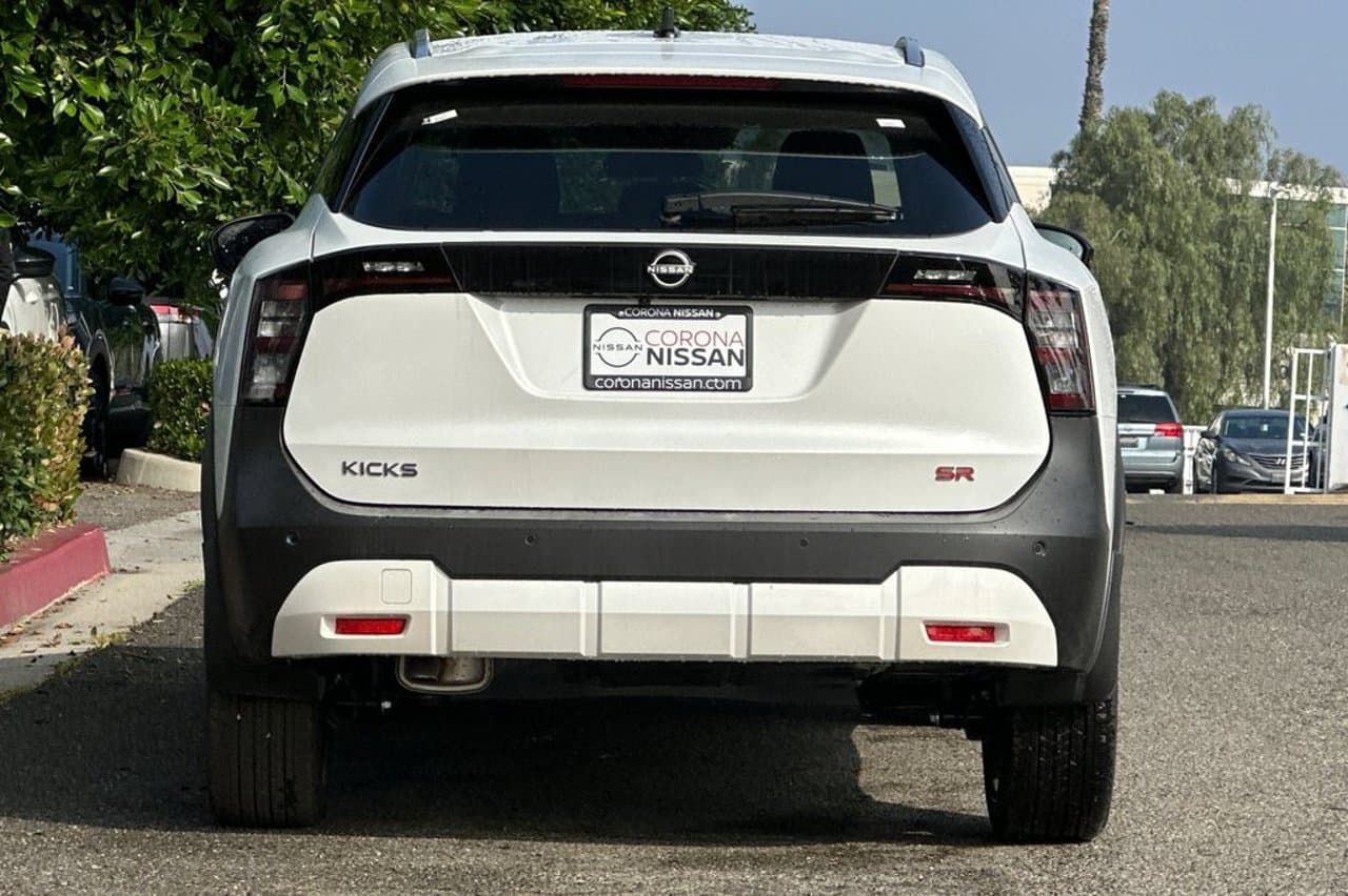2026 Nissan Kicks SR 5