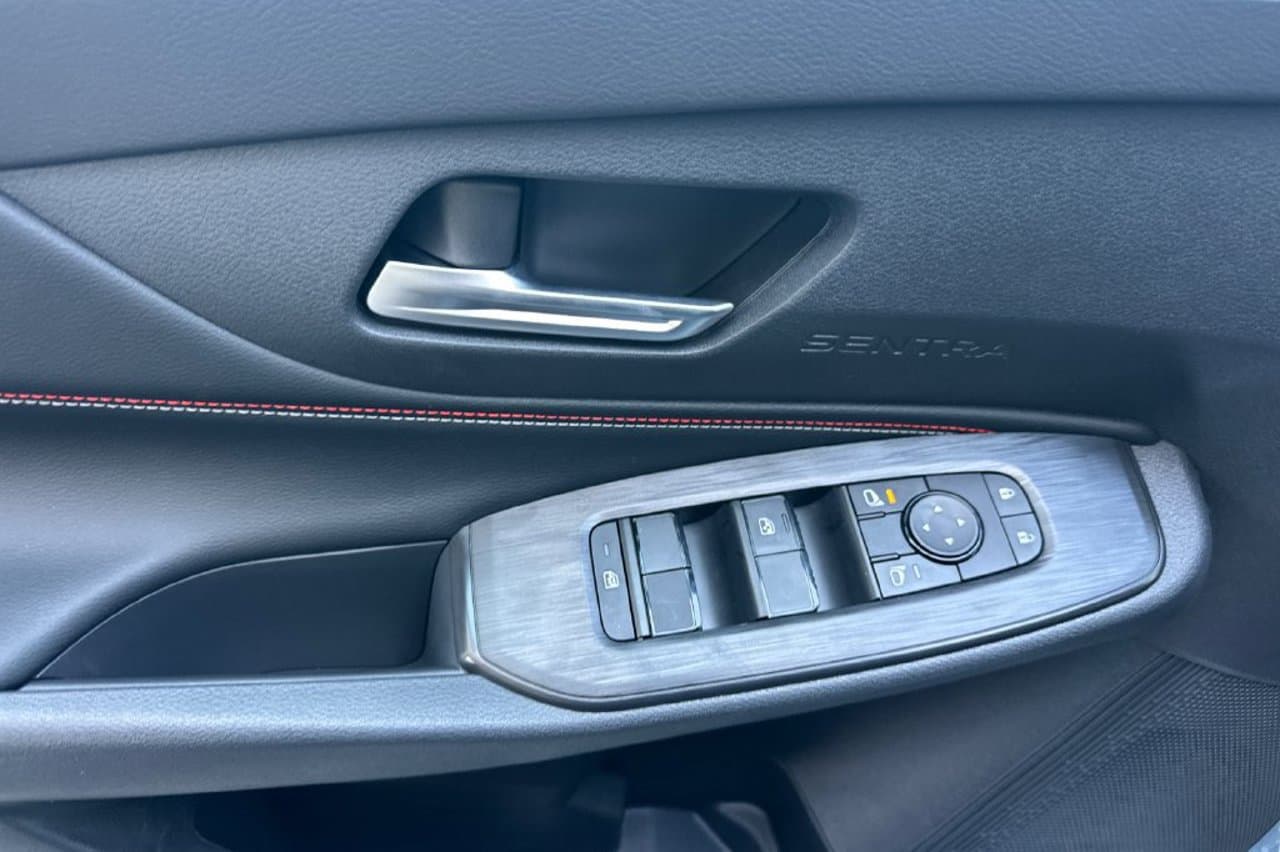 2027 Nissan Sentra SR 8