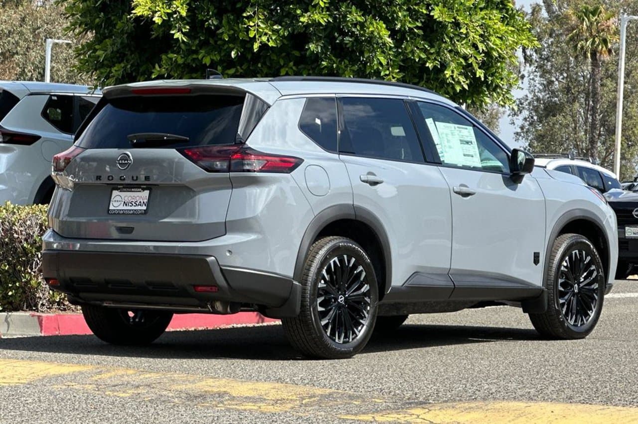 2026 Nissan Rogue Dark Armor 4