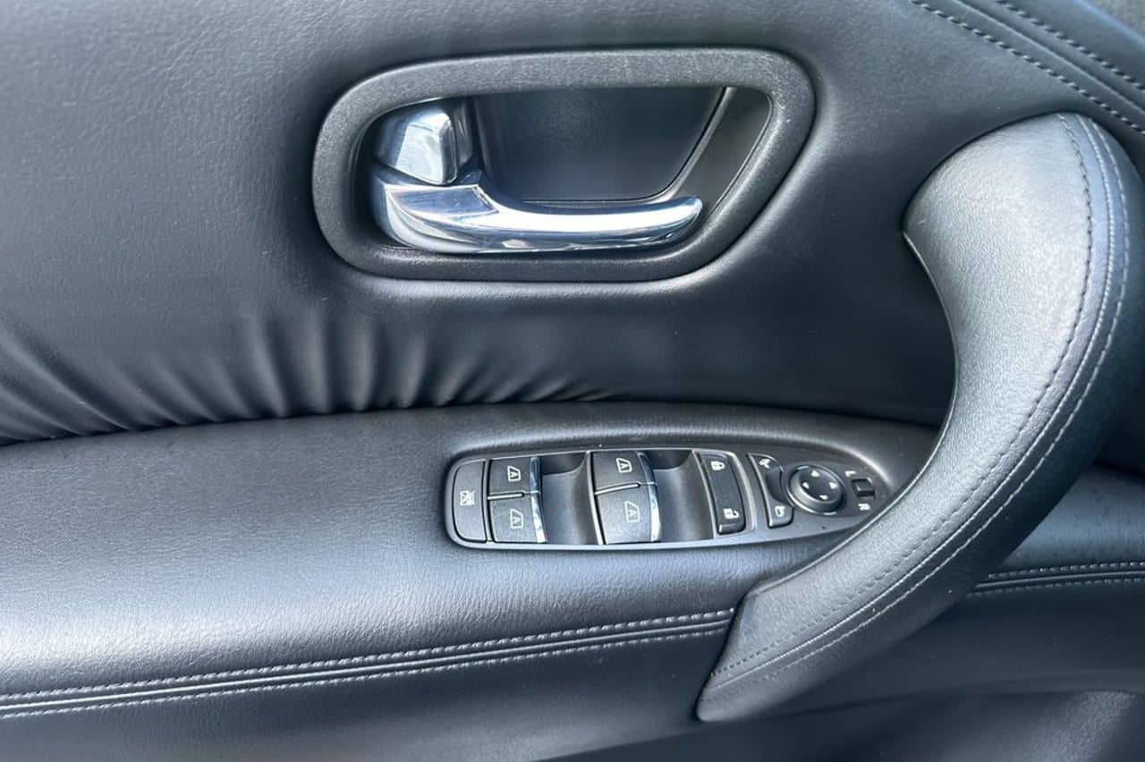 2022 Nissan Armada SV 9