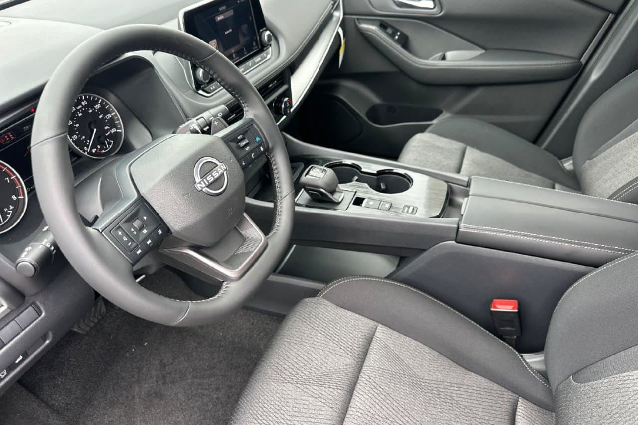 2026 Nissan Rogue SV 7
