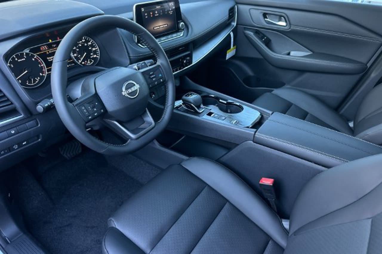 2026 Nissan Rogue Dark Armor 7