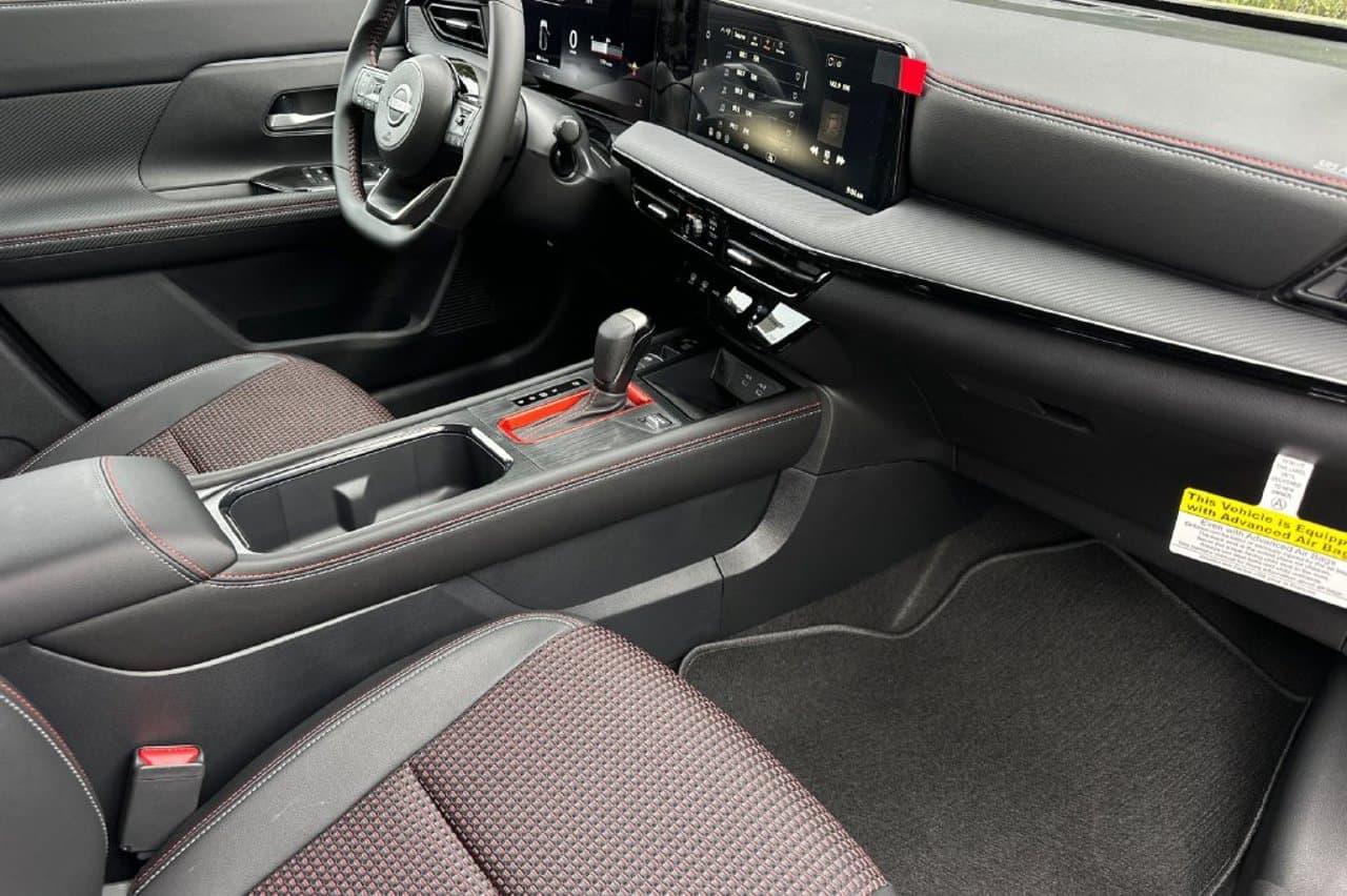 2027 Nissan Kicks SR 14