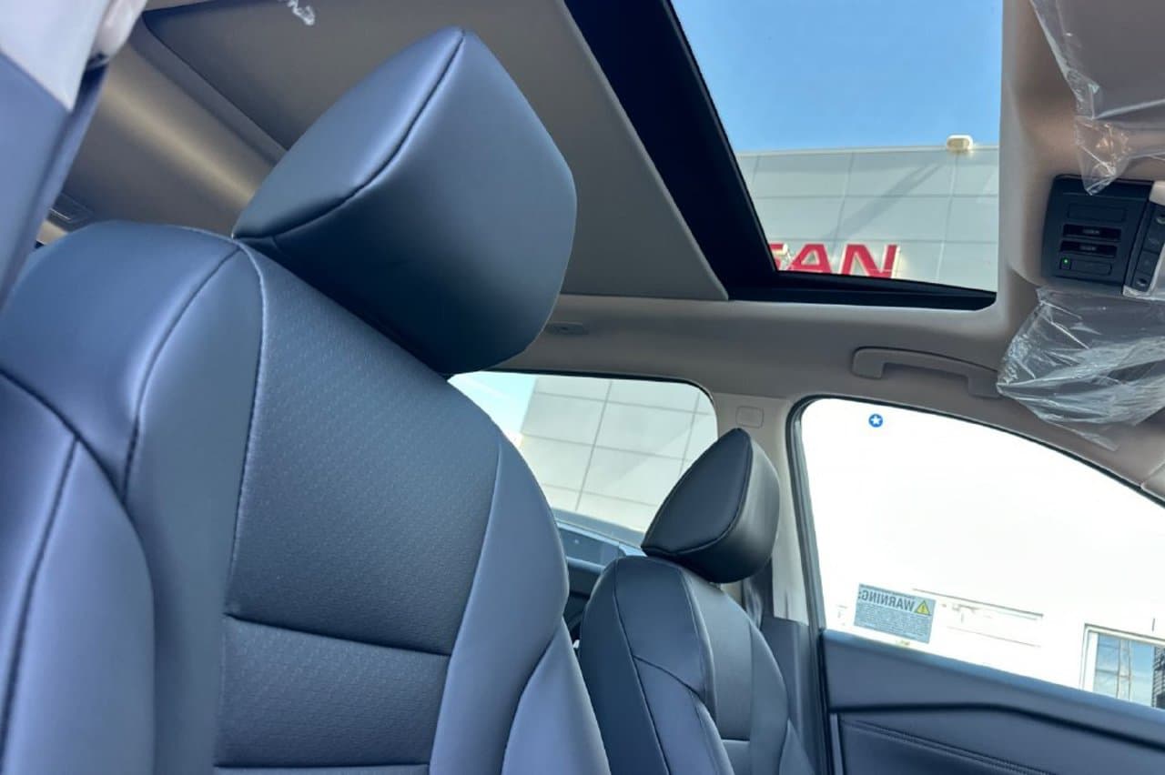 2026 Nissan Rogue Dark Armor 14