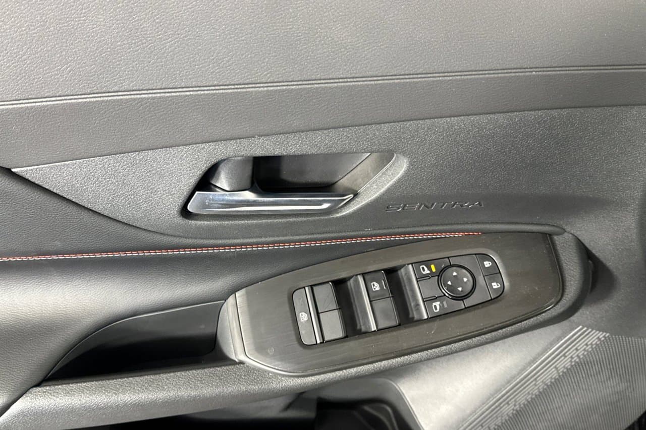2027 Nissan Sentra SR 8