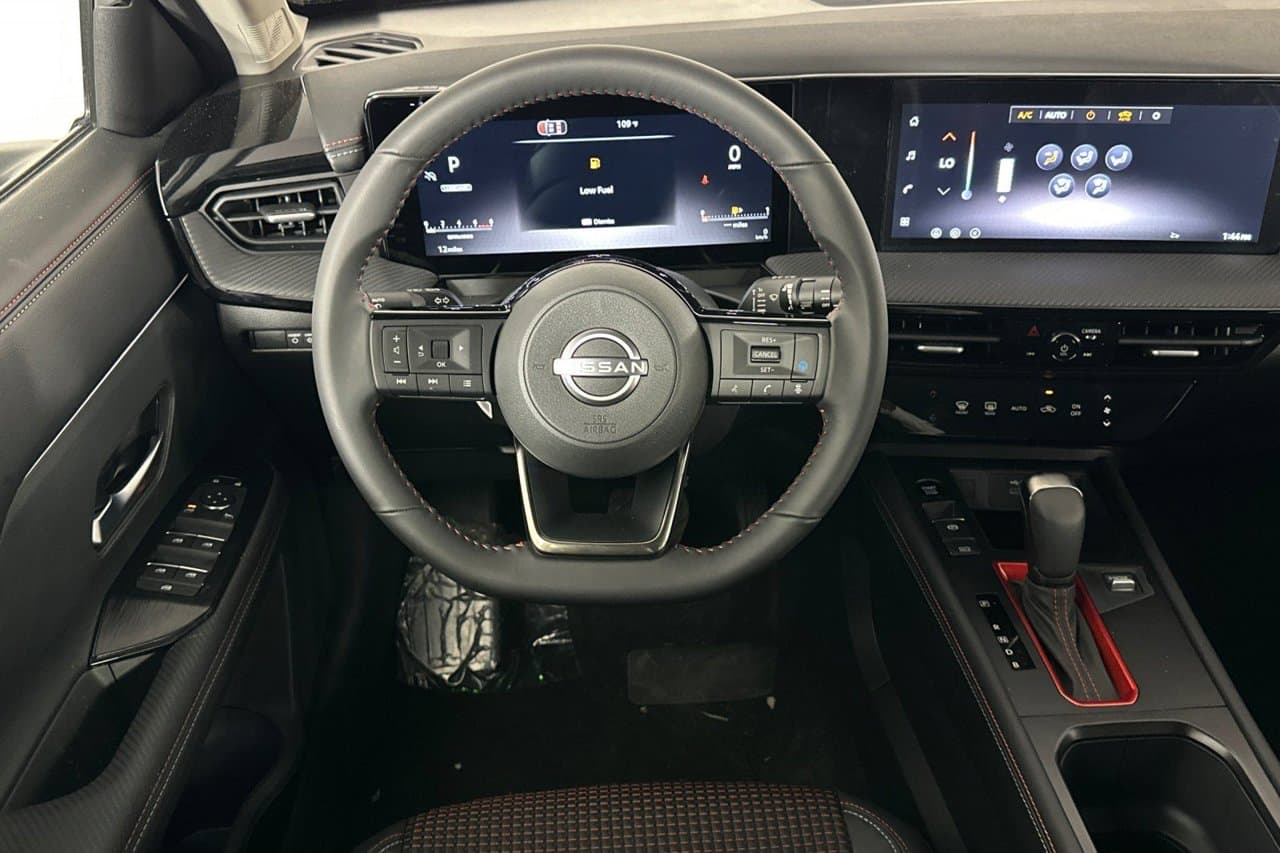 2026 Nissan Kicks SR 11