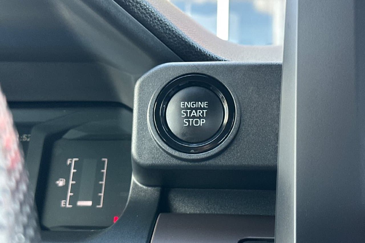 2024 Toyota Tacoma 4WD SR5 18