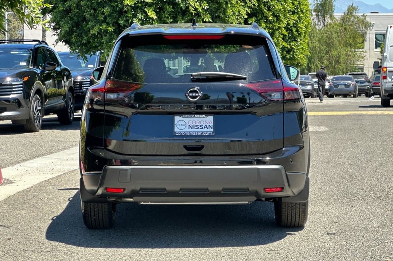 2026 Nissan Rogue Dark Armor 5