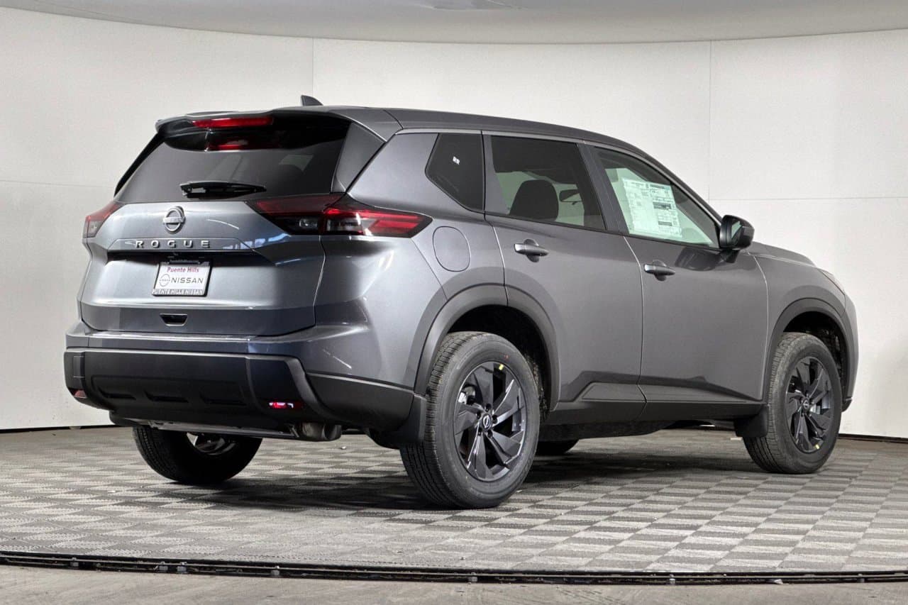 2026 Nissan Rogue SV 3