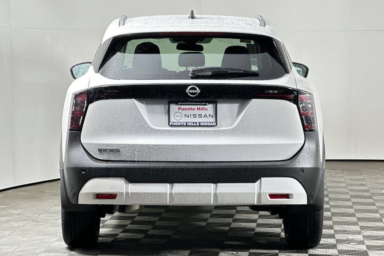 2026 Nissan Kicks SV 4