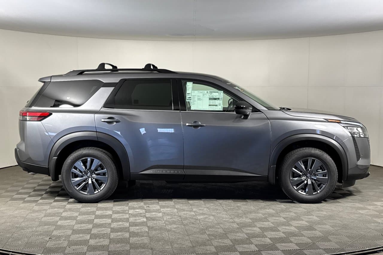 2026 Nissan Pathfinder SV 2