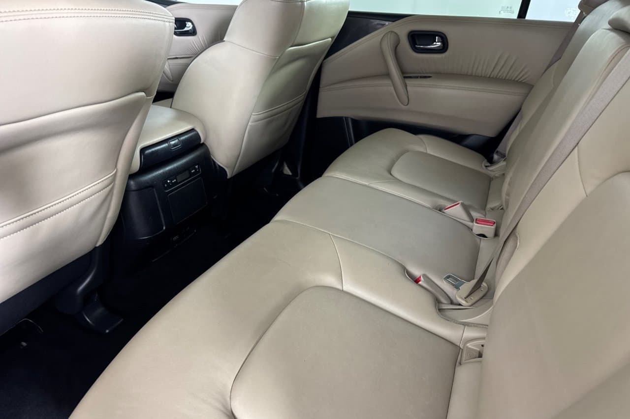 2024 Nissan Armada SV 9