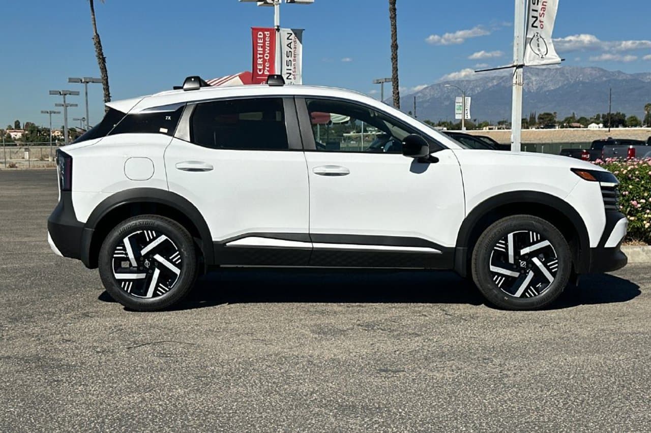 2027 Nissan Kicks SV 2