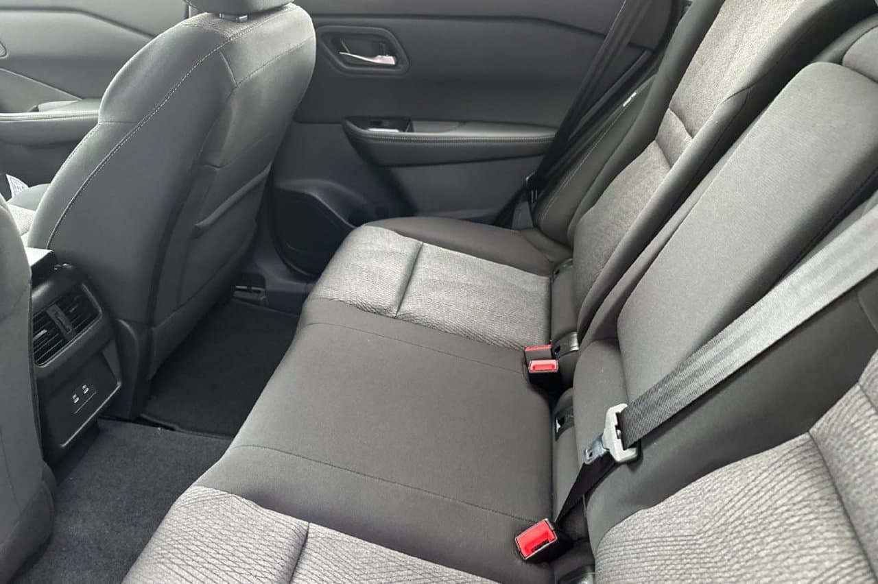 2026 Nissan Rogue SV 26