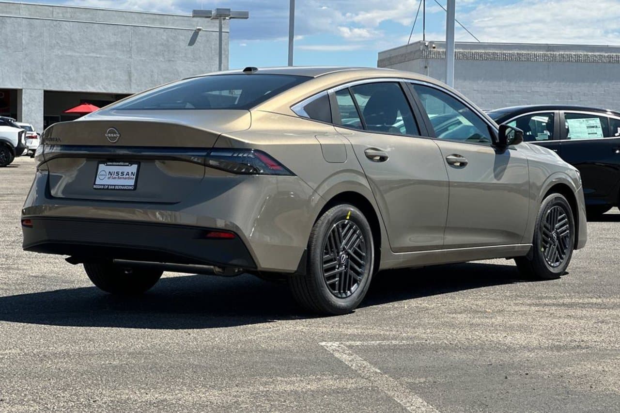 2027 Nissan Sentra SV 3