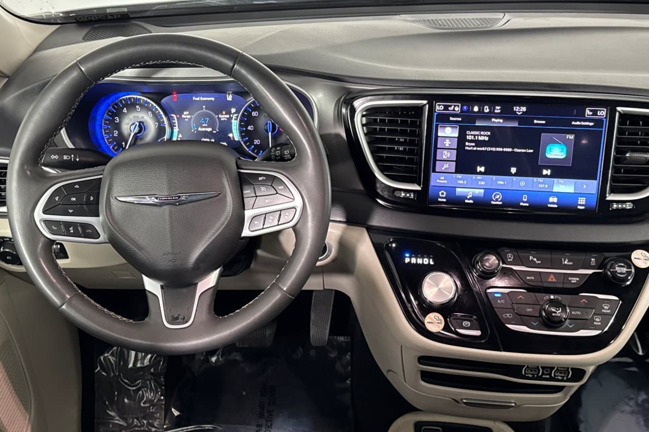 2024 Chrysler Pacifica Touring L 11