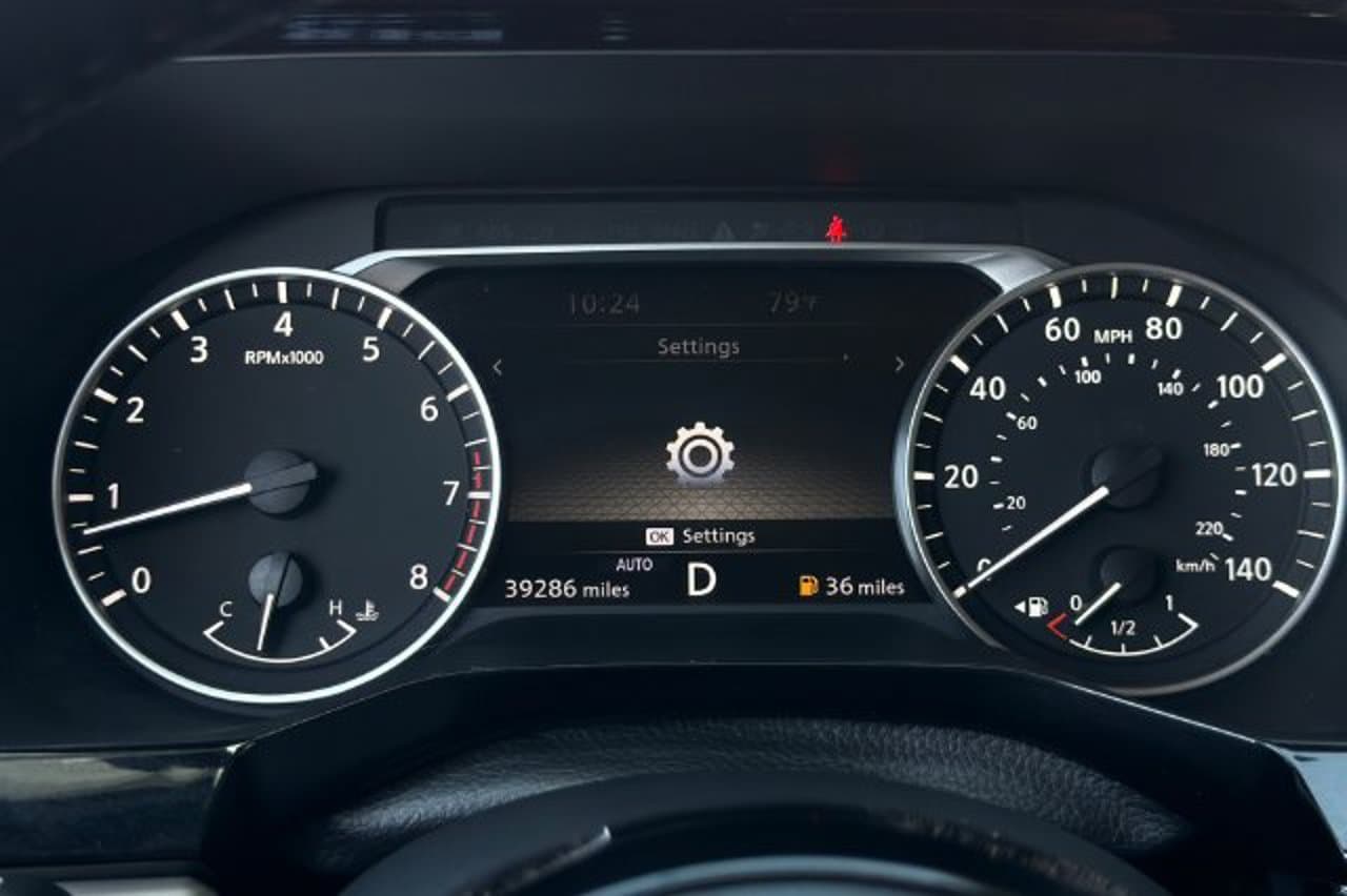 2025 Nissan Pathfinder SL 24