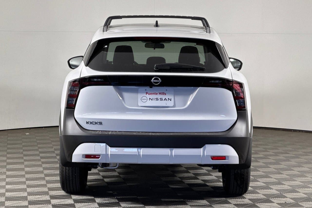 2027 Nissan Kicks SV 4