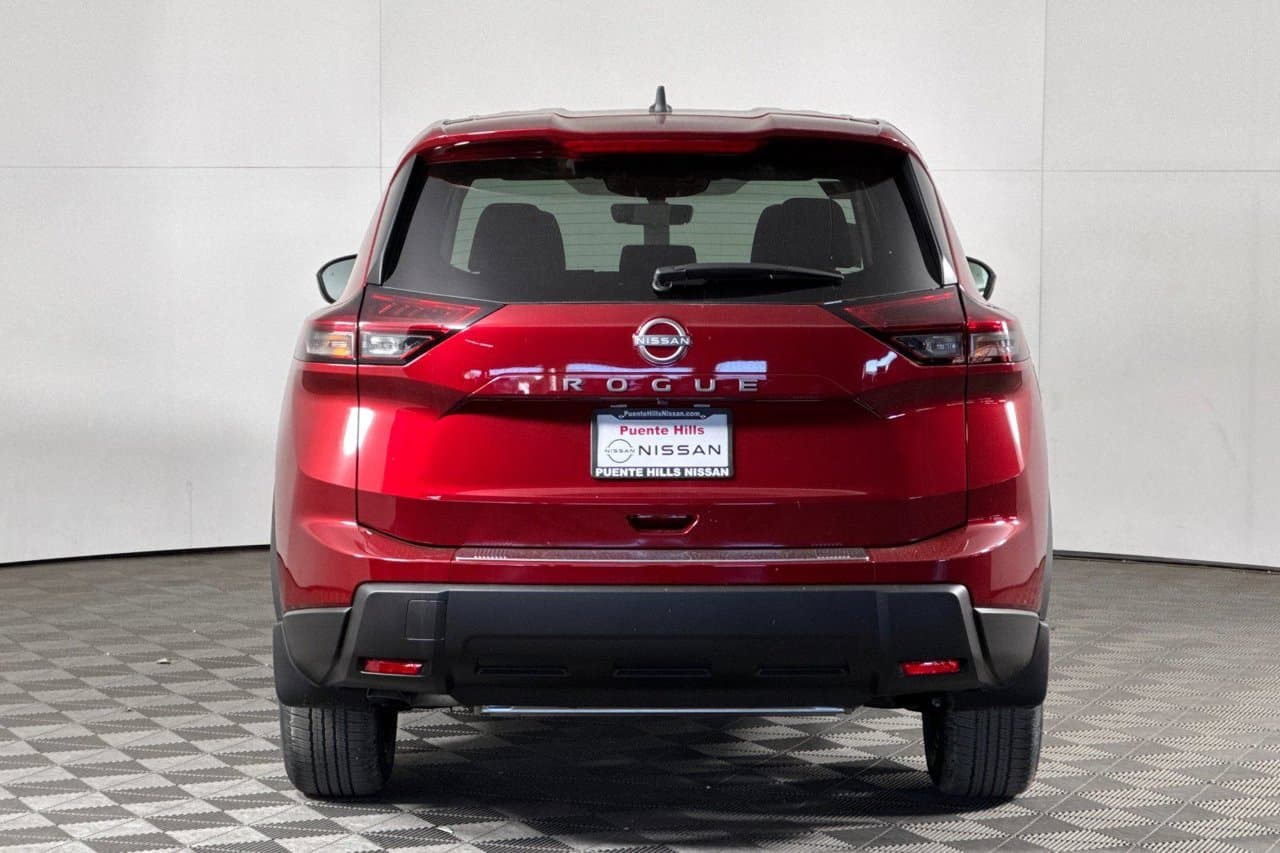 2026 Nissan Rogue SV 4