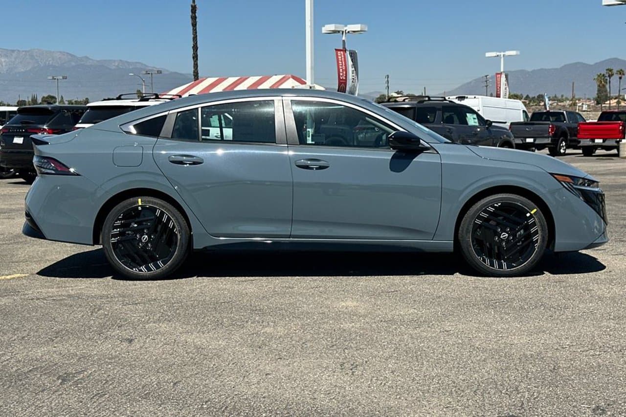 2027 Nissan Sentra SR 2