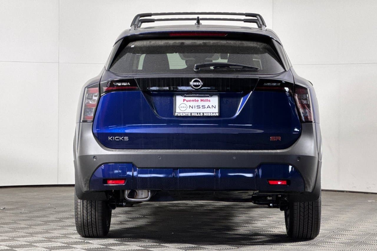 2026 Nissan Kicks SR 4