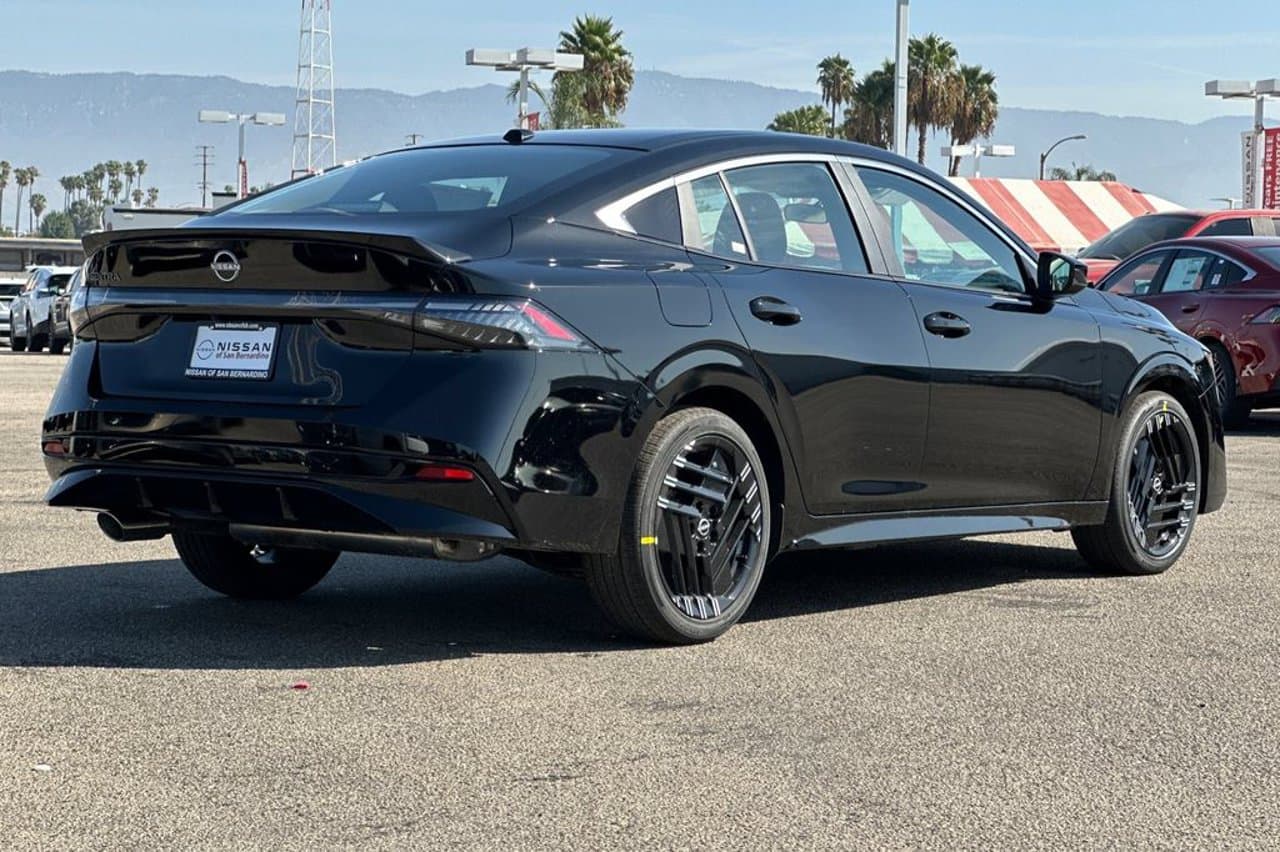 2027 Nissan Sentra SR 3