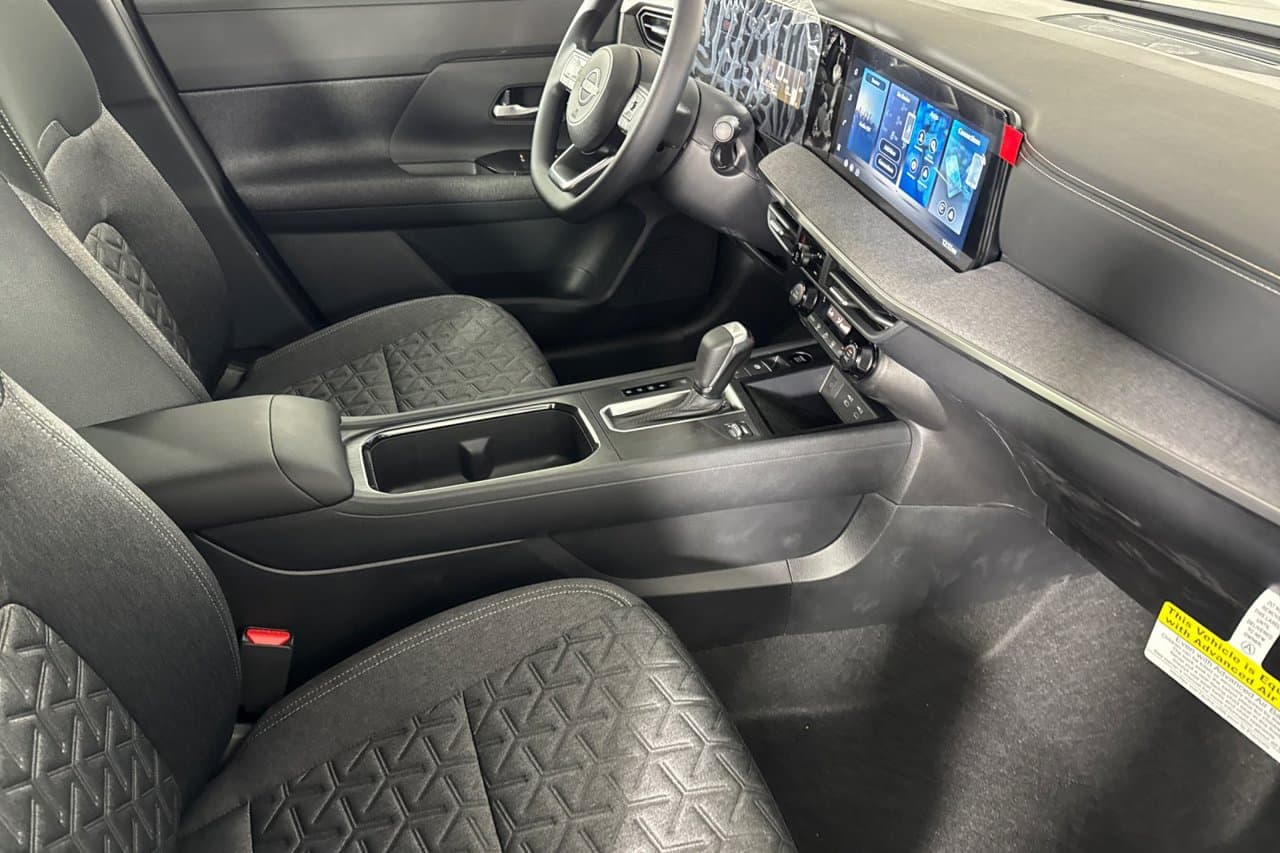 2027 Nissan Kicks SV 13