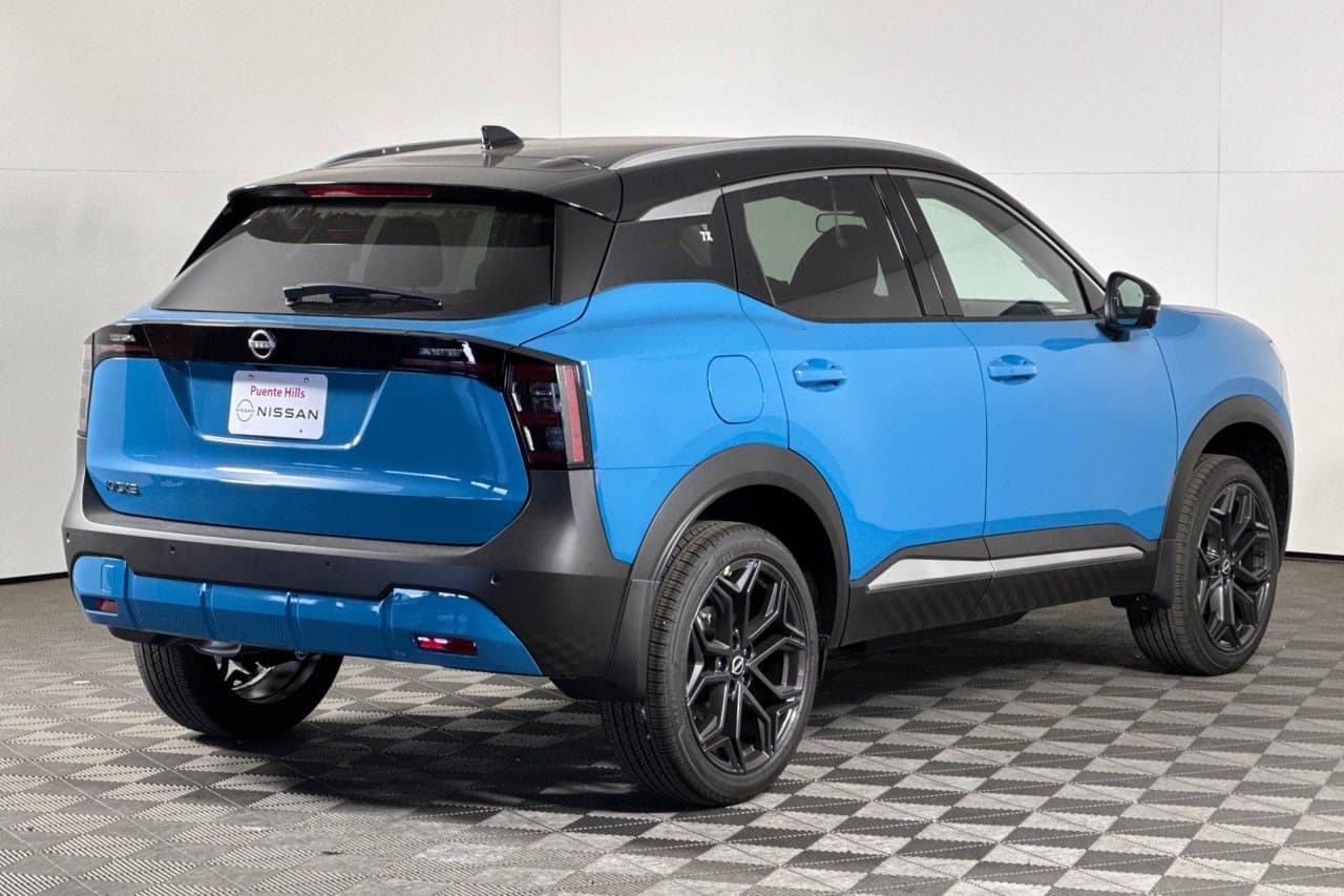 2027 Nissan Kicks SR 3